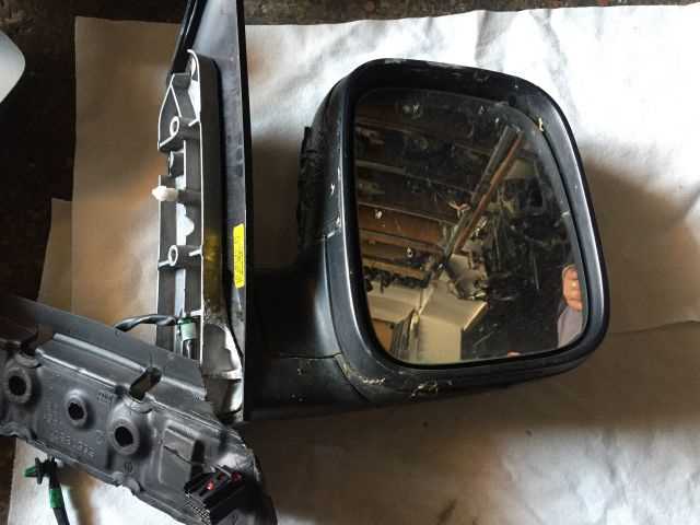 Volkswagen Caddy 2004-2010 Çıkma Yedek Sag Ayna